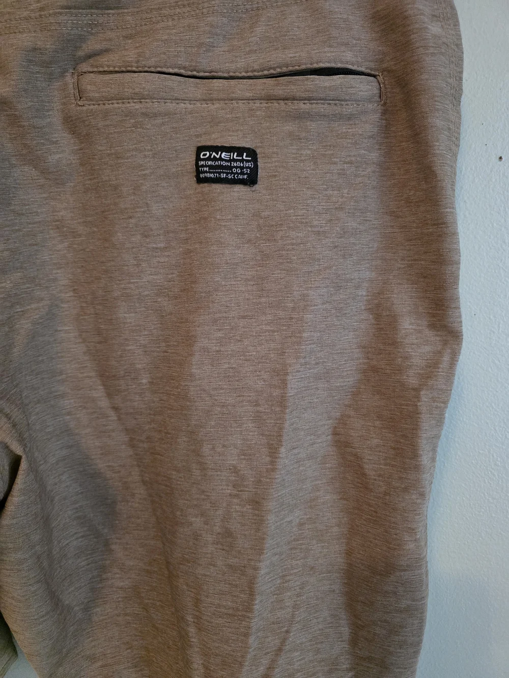 O'Neill Men's Flat-Front Casual Shorts in Light Brown